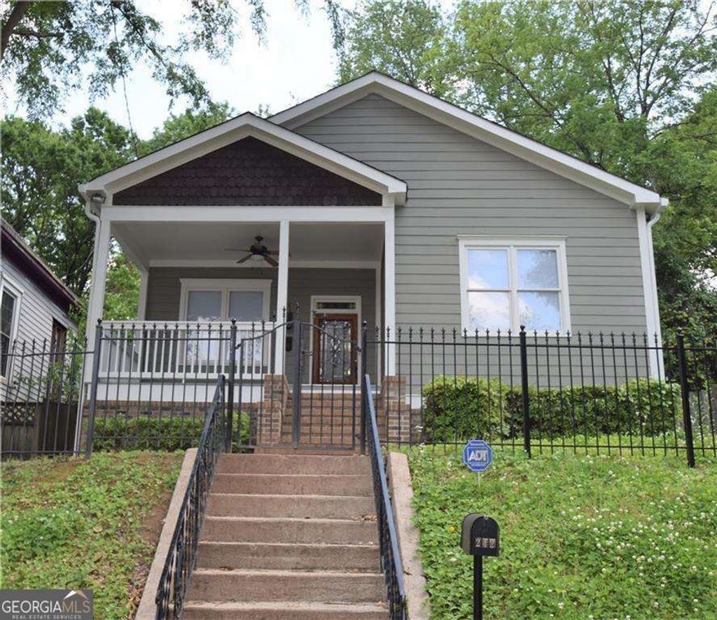 Photo of 242 Dodd Avenue SW, Atlanta, GA 30315 (MLS # 10809214)