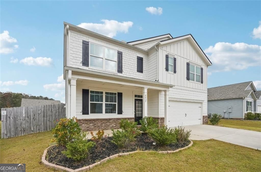 Photo of 6637 Bluffview Drive, Douglasville, GA 30134 (MLS # 10791760)