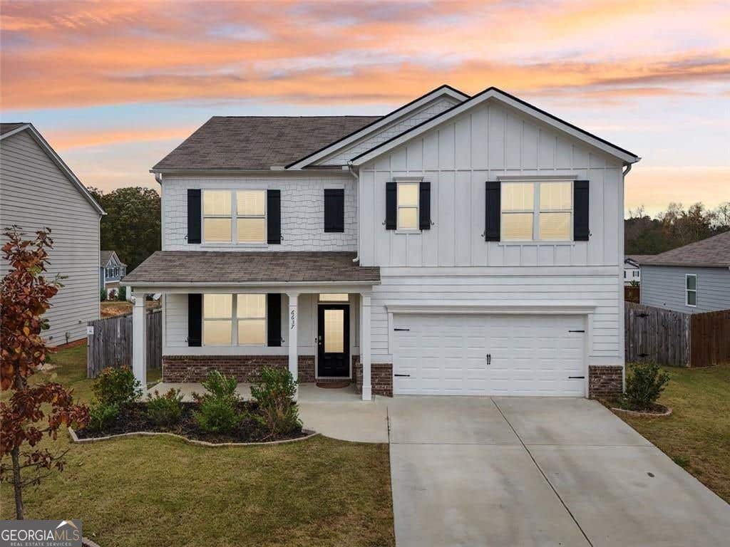 Photo of 6637 Bluffview Drive, Douglasville, GA 30134 (MLS # 10791760)