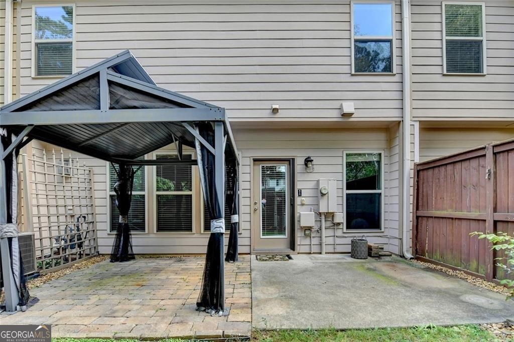 HANOVER POINTE - Residential