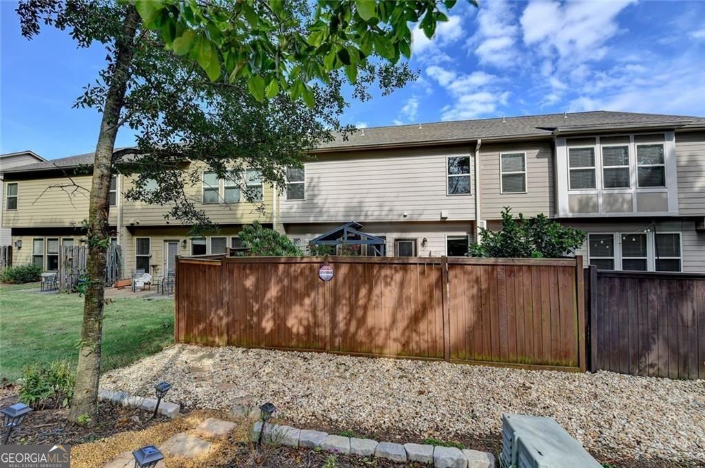 HANOVER POINTE - Residential