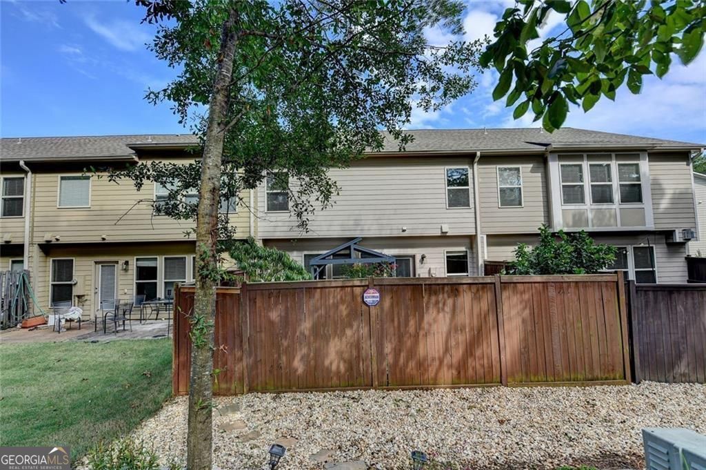 HANOVER POINTE - Residential