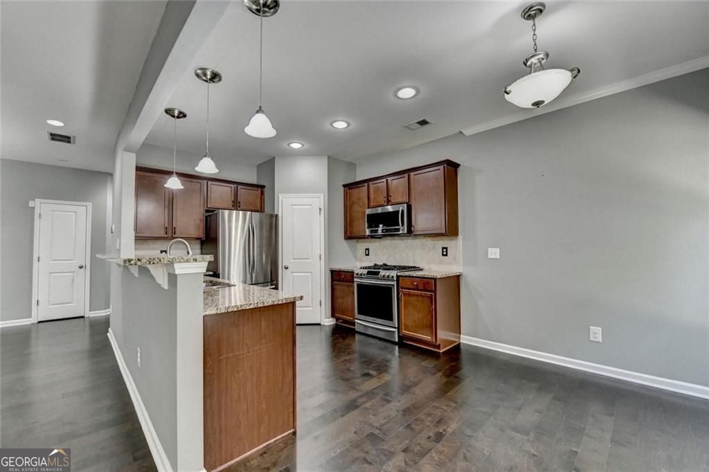 HANOVER POINTE - Residential