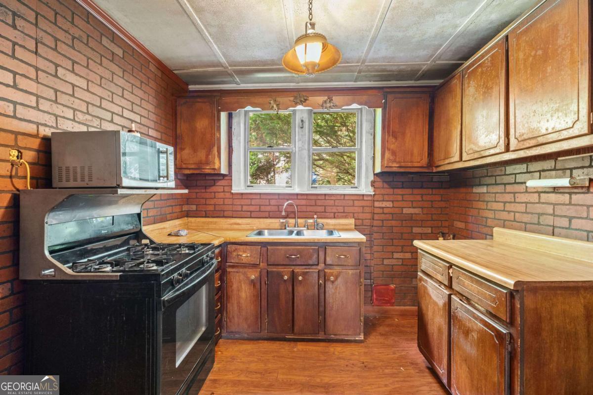 31 Elm ST