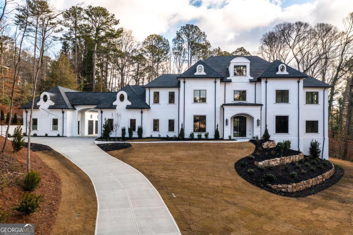 5211 Powers Ferry RD