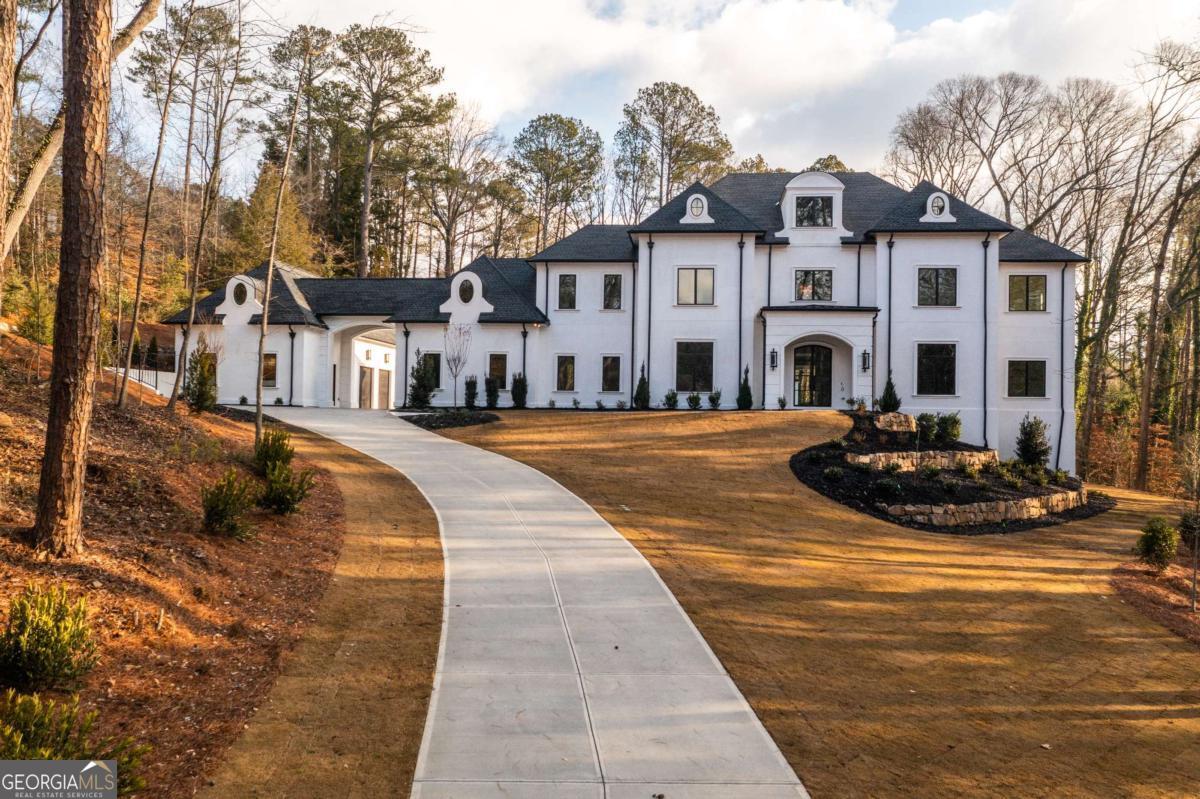 5211 Powers Ferry RD