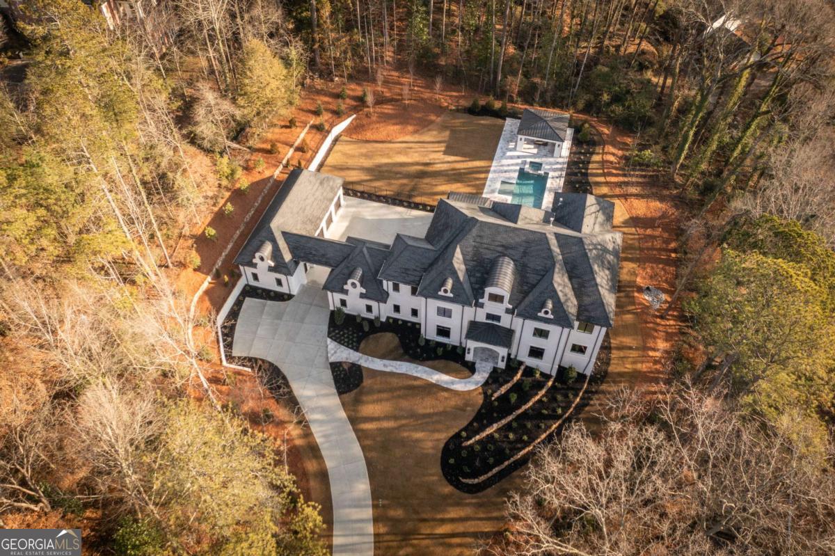 5211 Powers Ferry RD