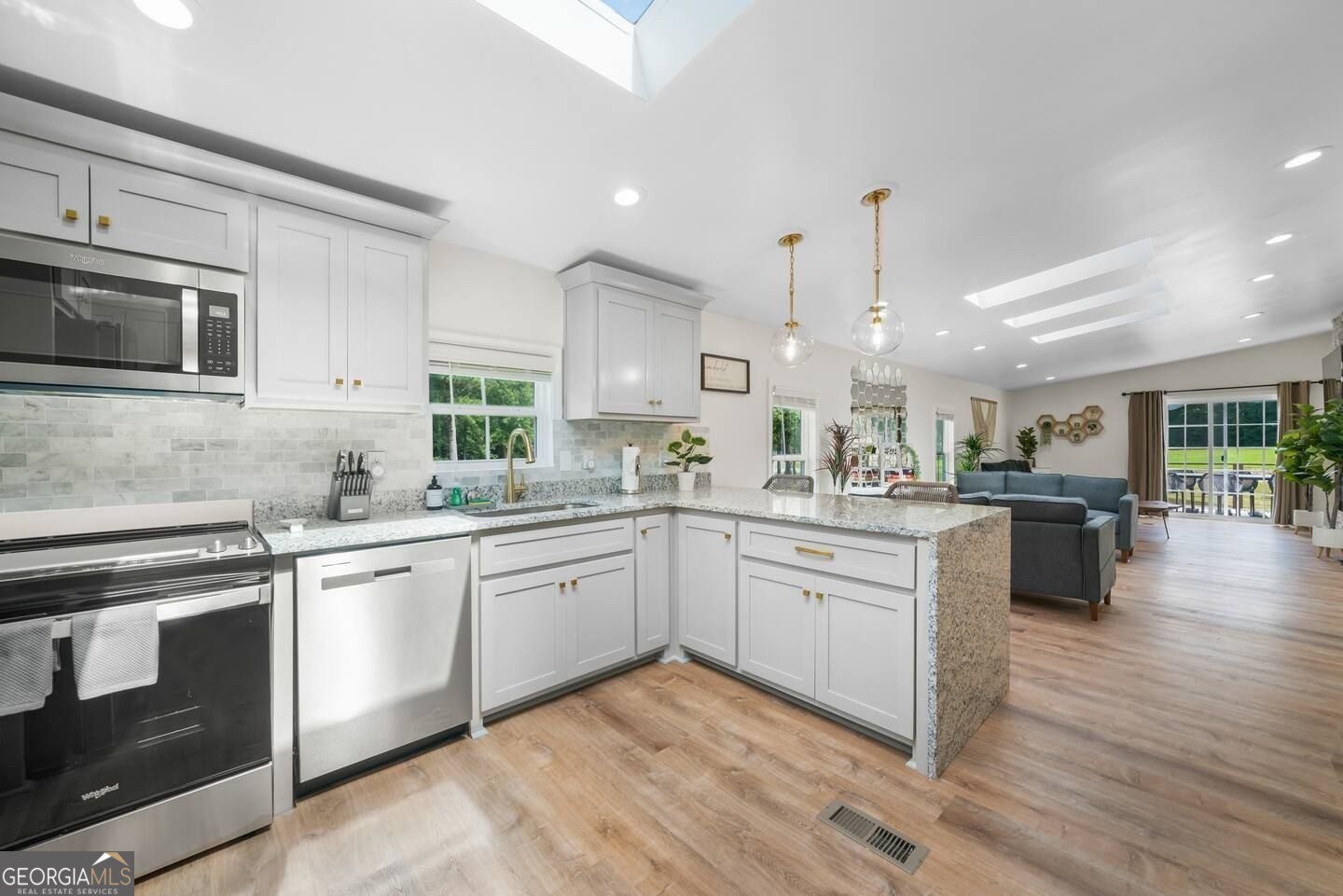 163 Leonard RD