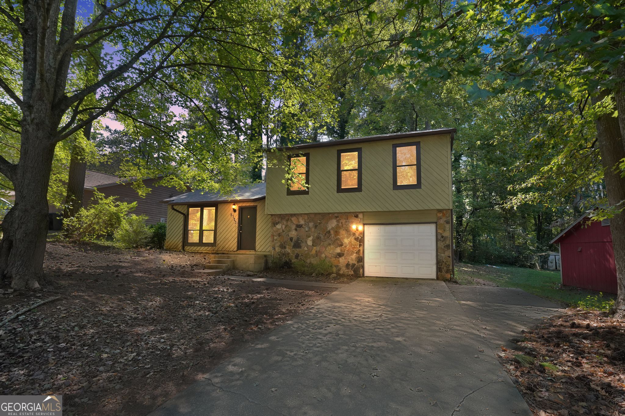 5123 S Woodbridge TRL