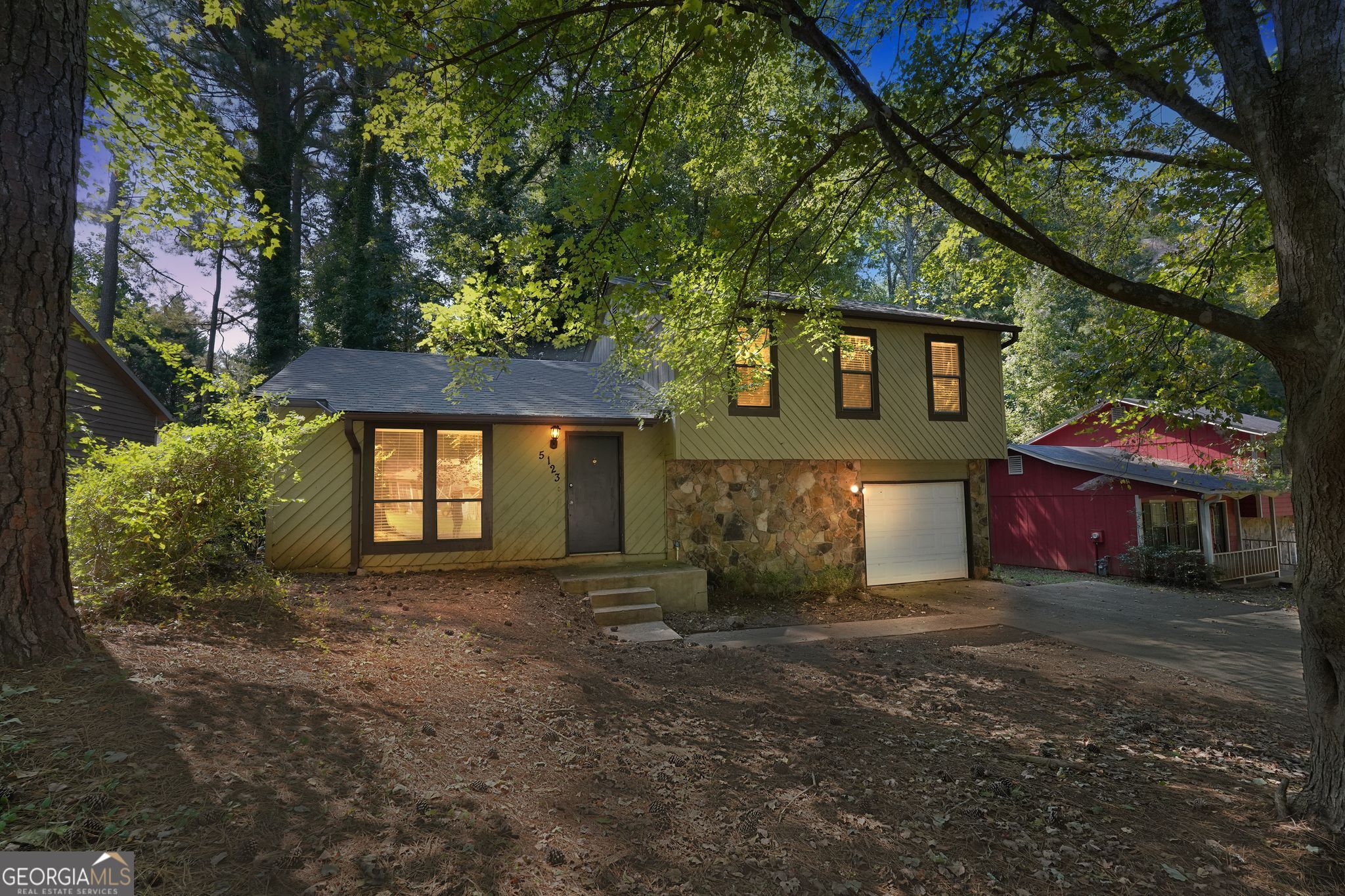 5123 S Woodbridge TRL