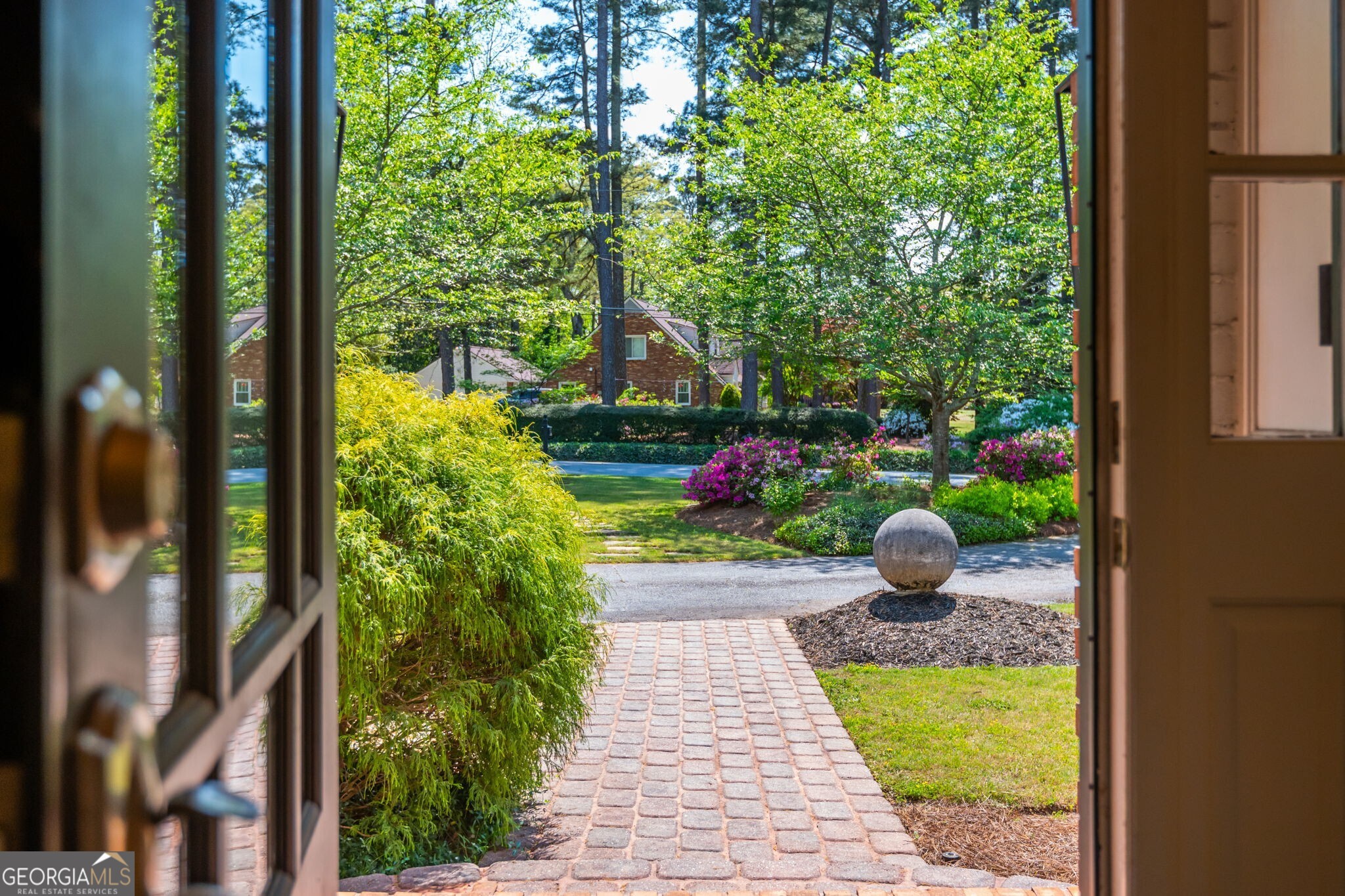 1775 Crestline DR NE