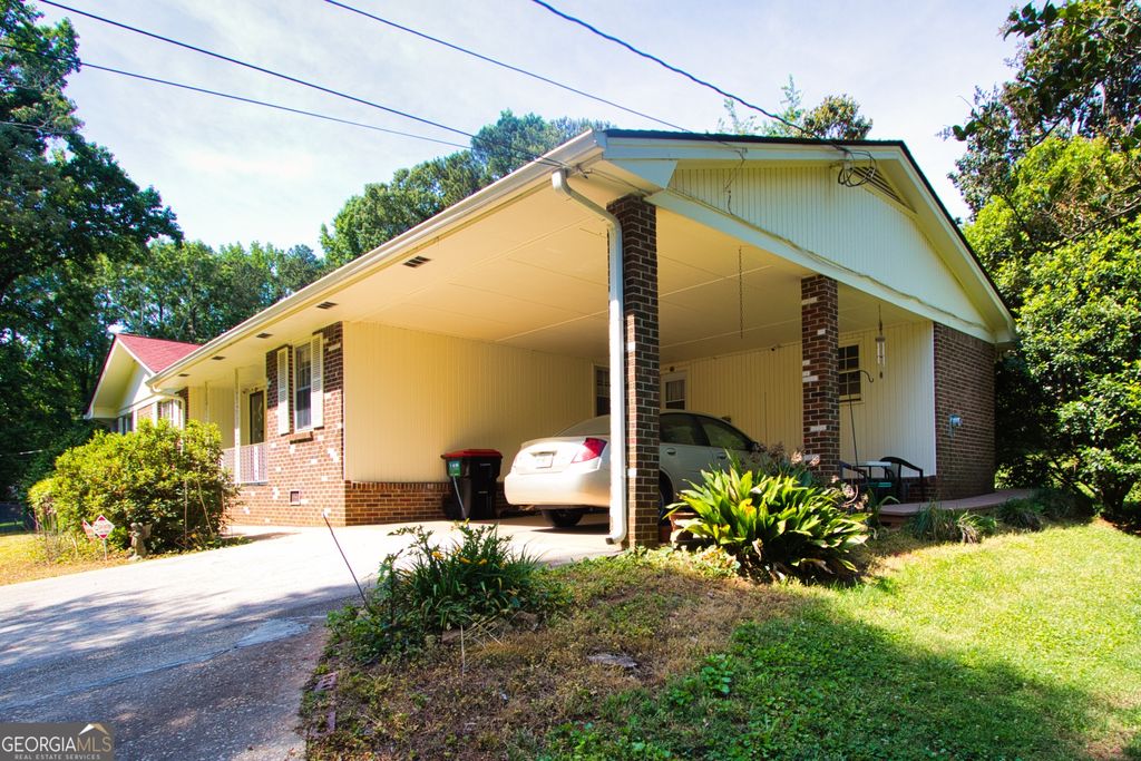 Photo of 5812 Ohara Drive, Stone Mtn, GA 30087 (MLS # 10767895)