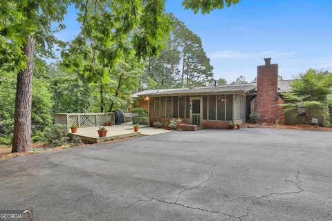 A home in Fairburn