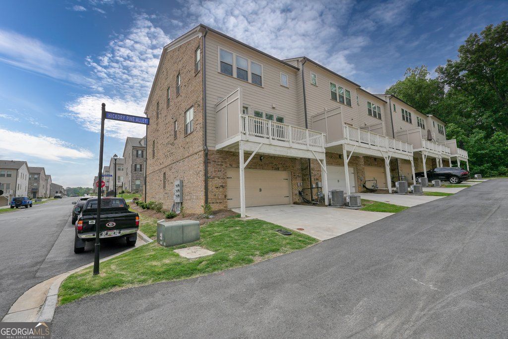 Doraville, Georgia 30360, United States, 4 Bedrooms Bedrooms, ,4 BathroomsBathrooms,Residential,Active,181883