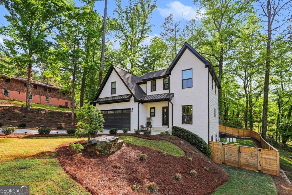 Photo of 855 Fleetwood Circle SW, Atlanta, GA 30311 (MLS # 10736568)