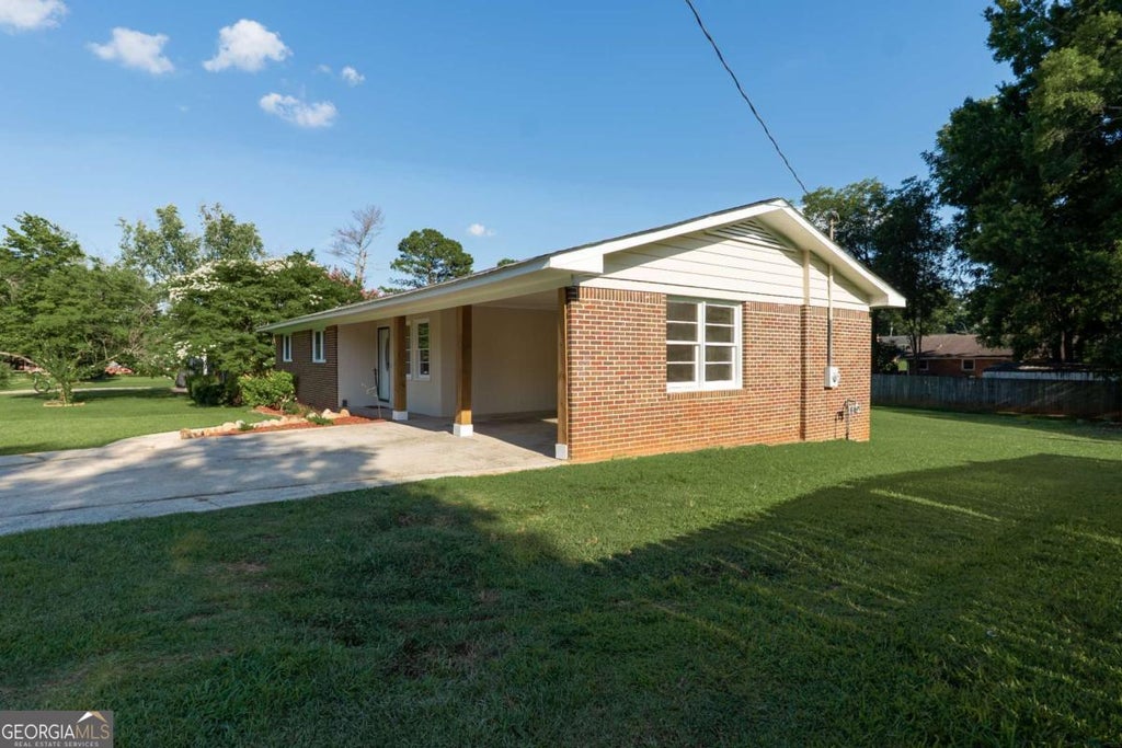 Photo of 218 La Vista Avenue, Cedartown, GA 30125 (MLS # 10802760)