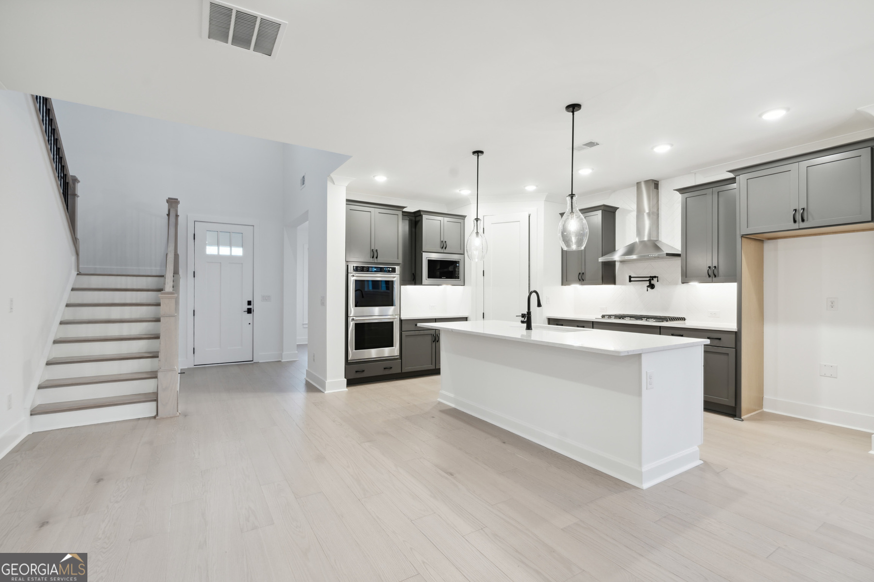 Ellis - Residential