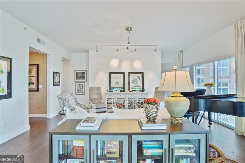 1820 Peachtree ST NW 1008