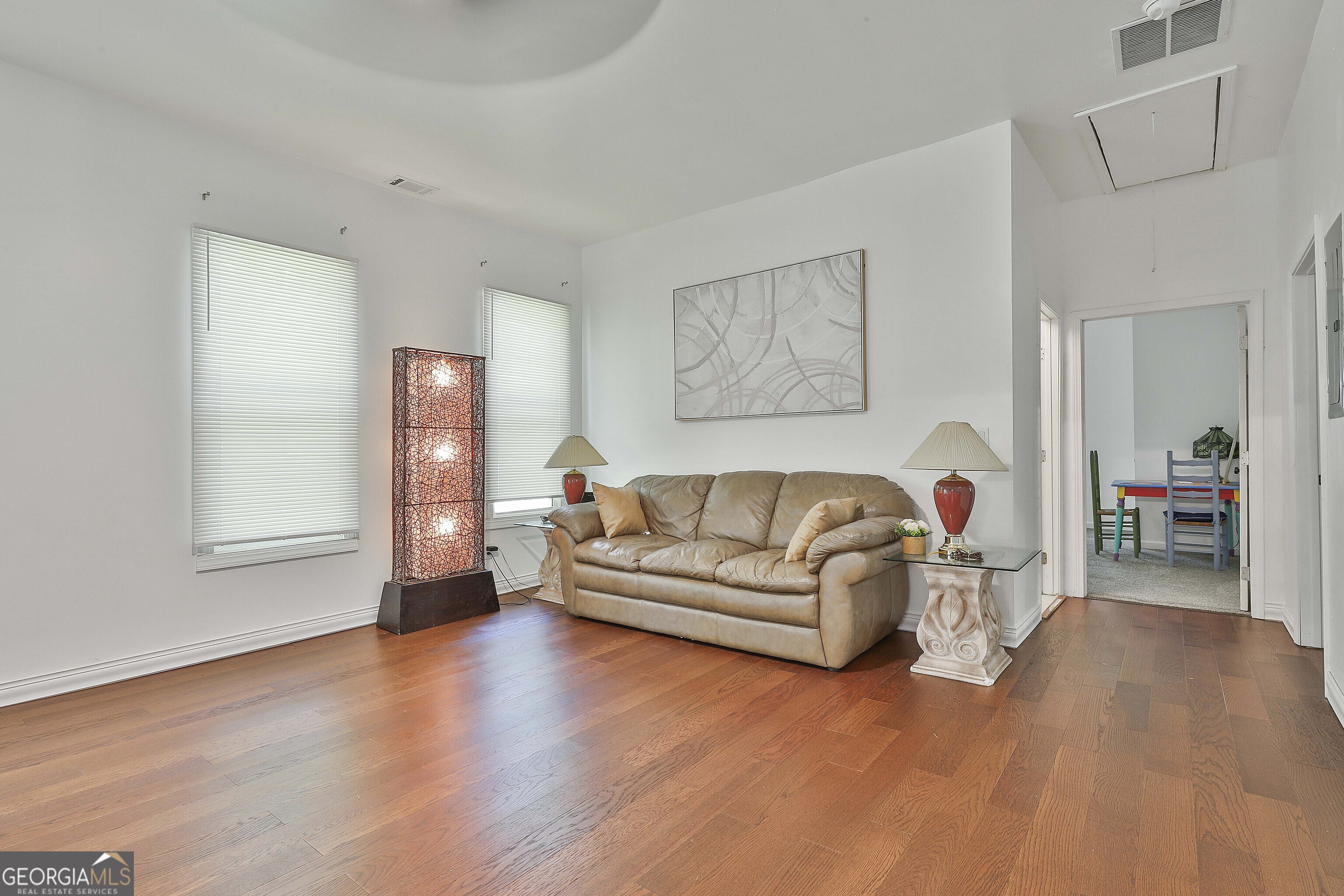 159 E Broad ST