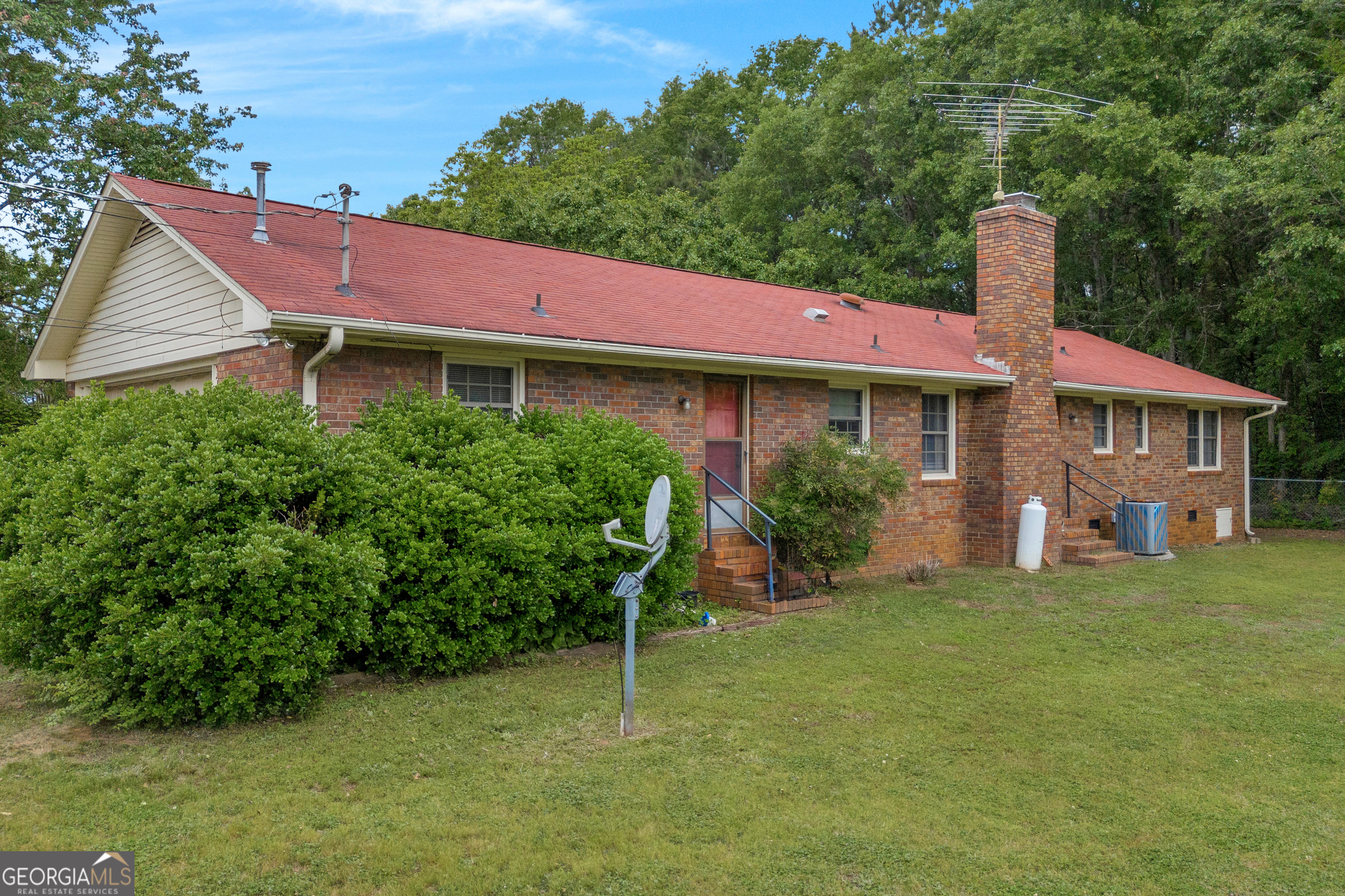 1311 Delia DR