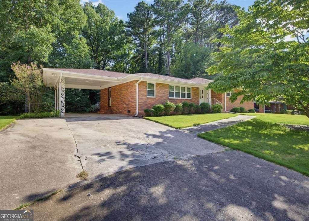 Photo of 2972 Arrowood Drive, East Point, GA 30344 (MLS # 10845334)