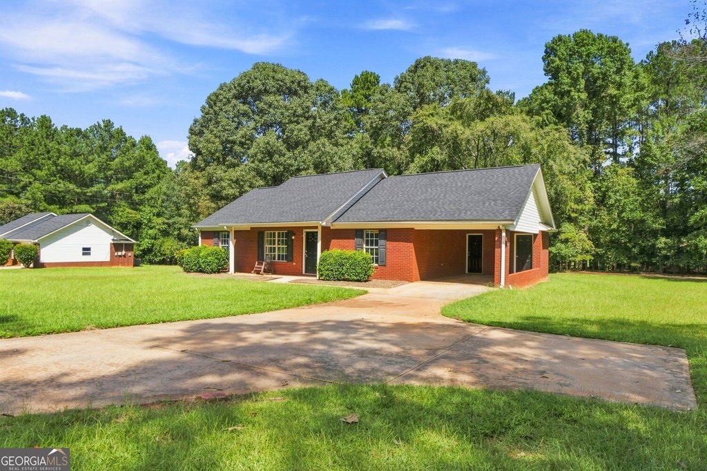 Photo of 2587 Kelleytown Road, McDonough, GA 30252 (MLS # 10845251)