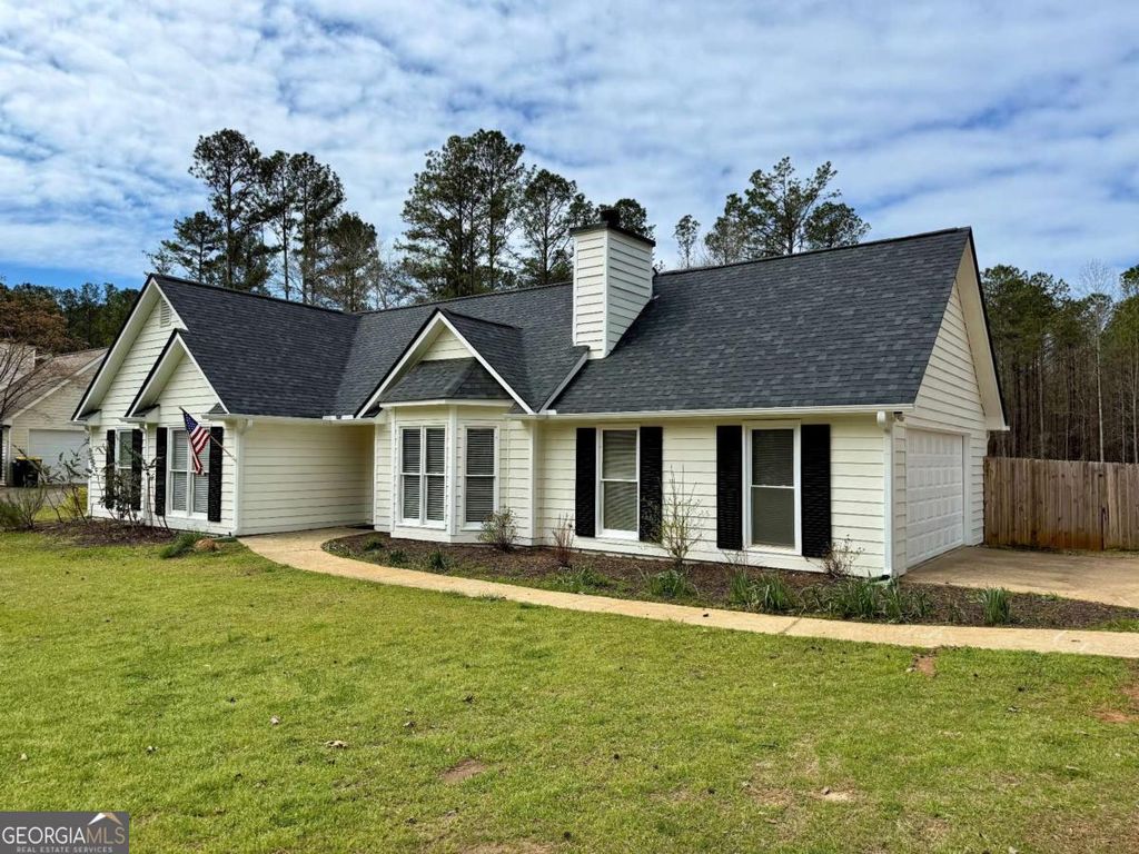 Photo of 146 Jeb Stuart Drive, Newnan, GA 30265 (MLS # 10722290)