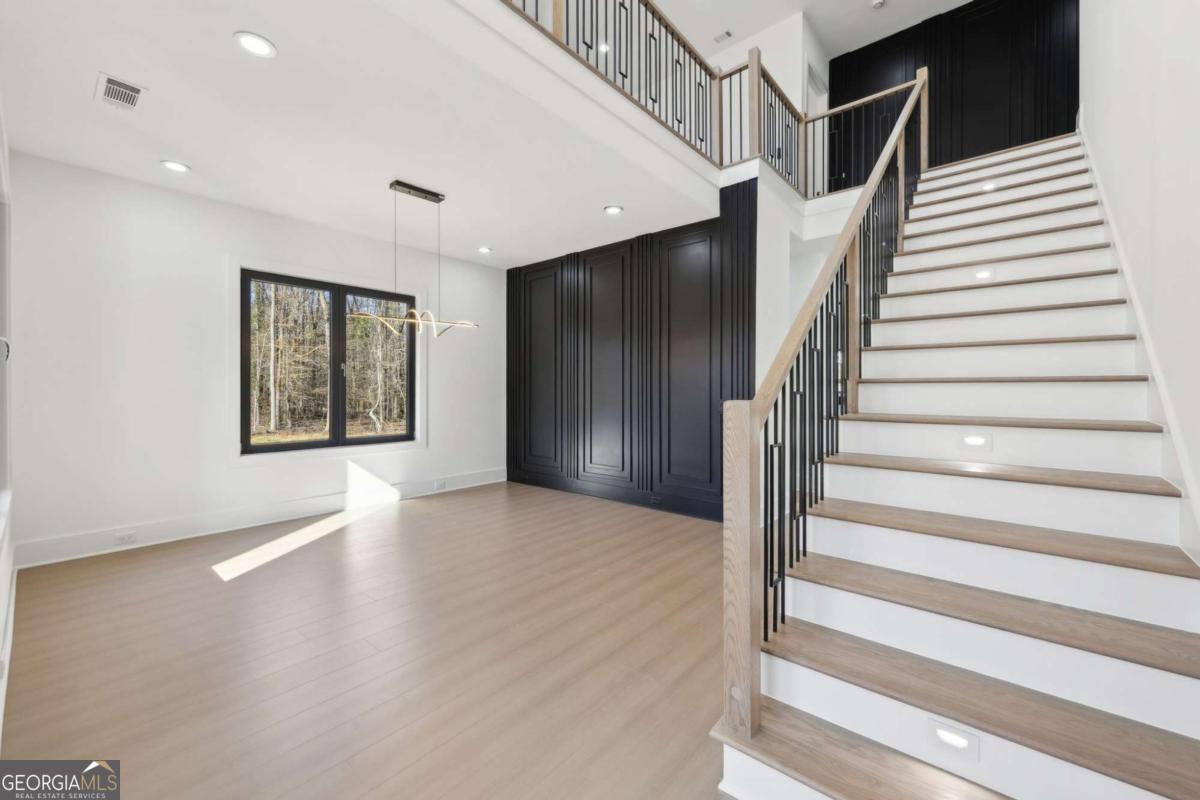 2404 Highway 124 W