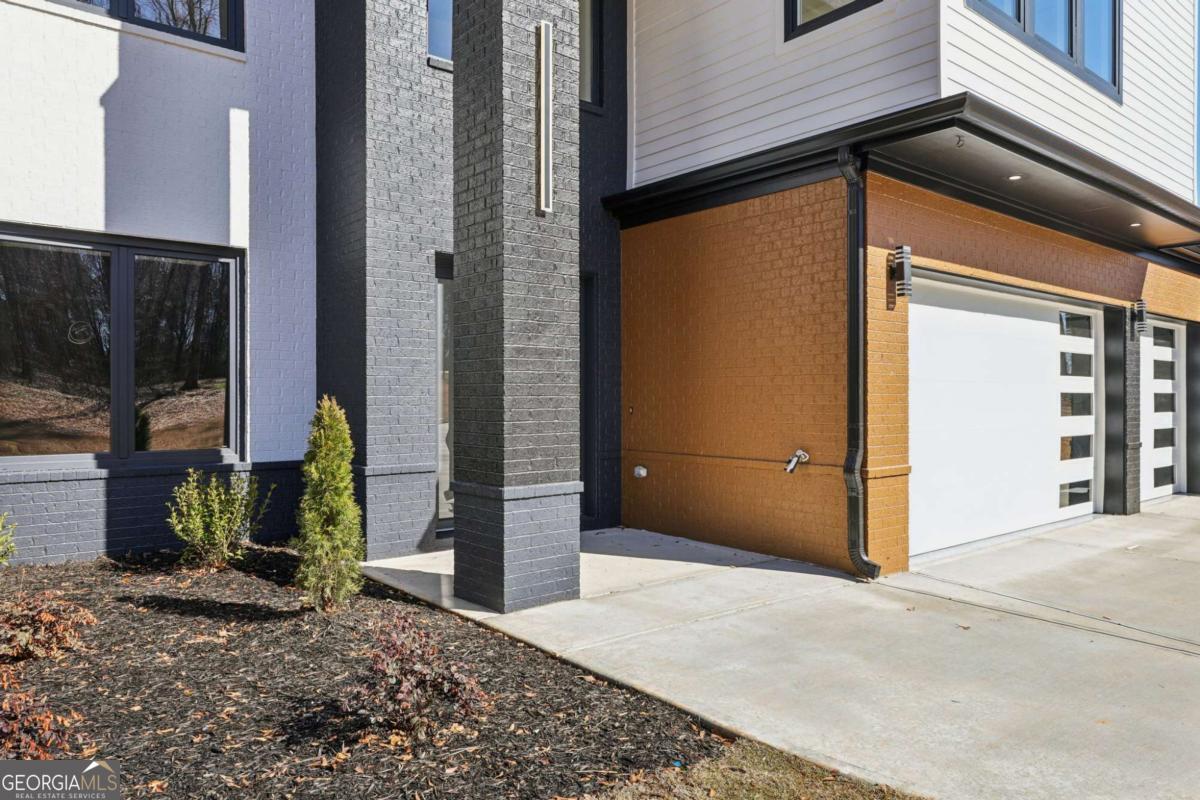 2404 Highway 124 W