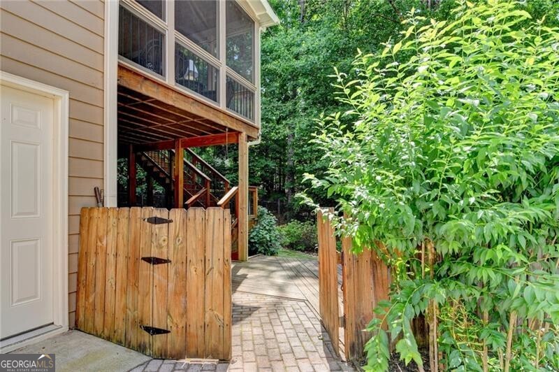 450 Dunhill View CT