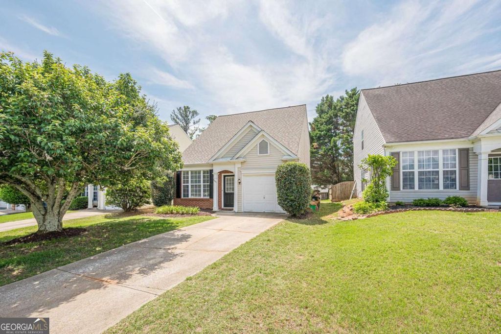 Photo of 1666 Woodsford Road NW, Kennesaw, GA 30152 (MLS # 10764241)