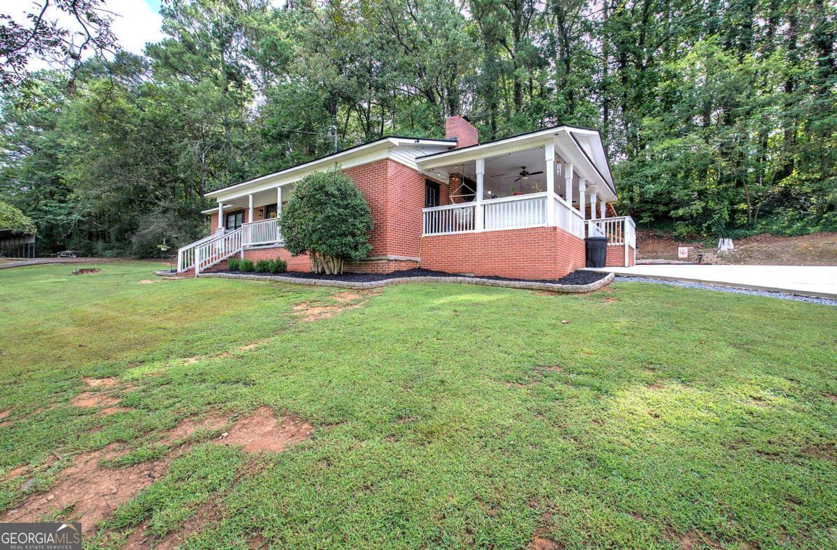 261 Jordan RD SE