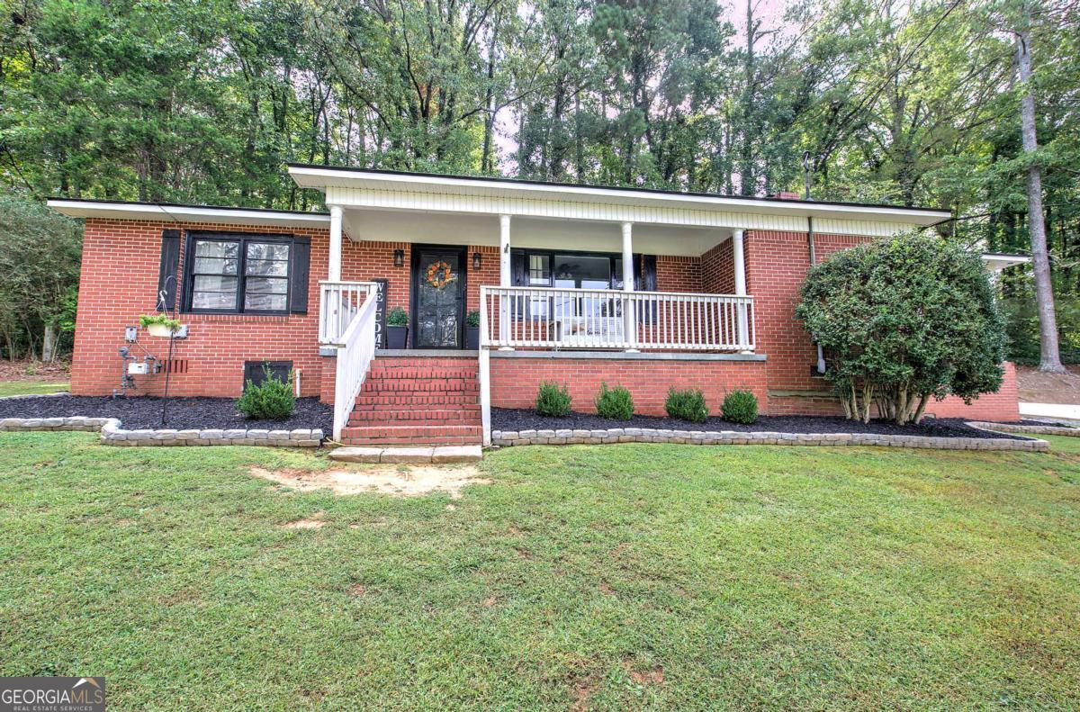 261 Jordan RD SE