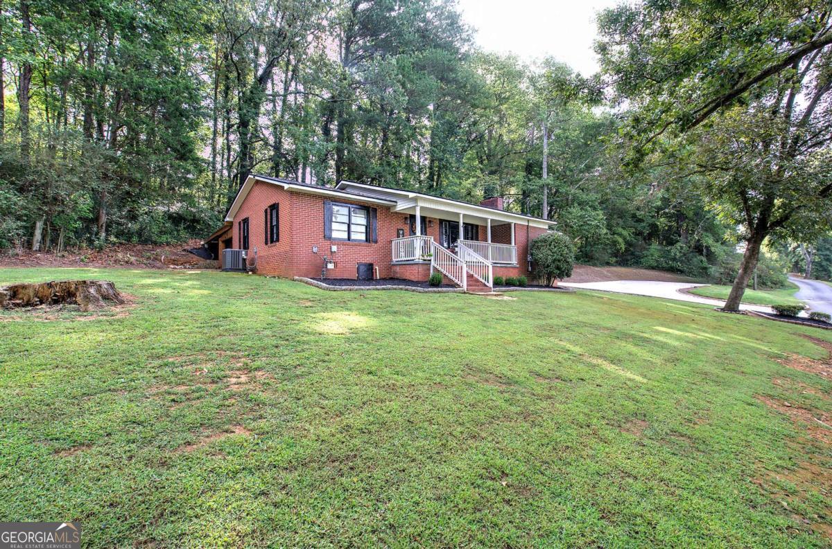 261 Jordan RD SE
