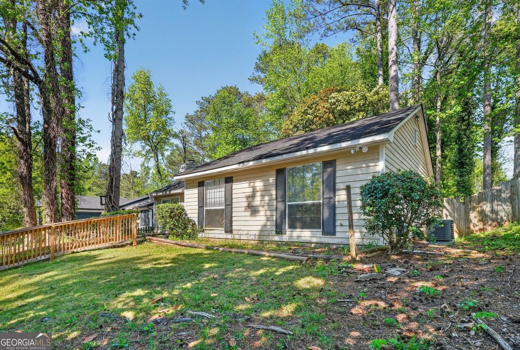 Photo of 814 Hemingway Road, Stone Mountain, GA 30088 (MLS # 10731632)