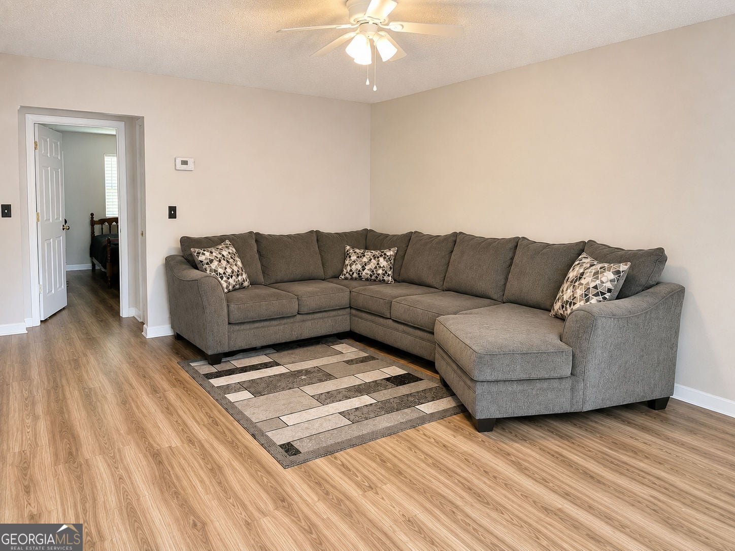 19 West DR NW
