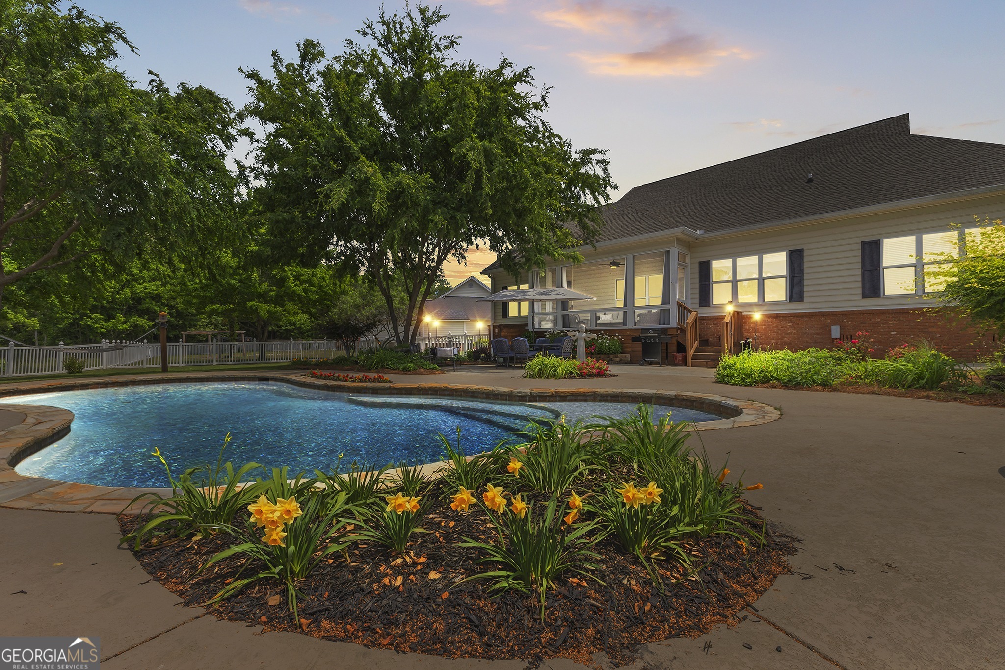 107 Lovorn CIR