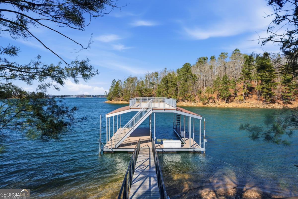 6476 Chestnut Hill RD