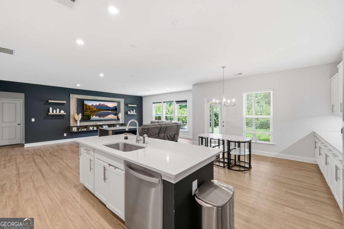 669 Fairway DR