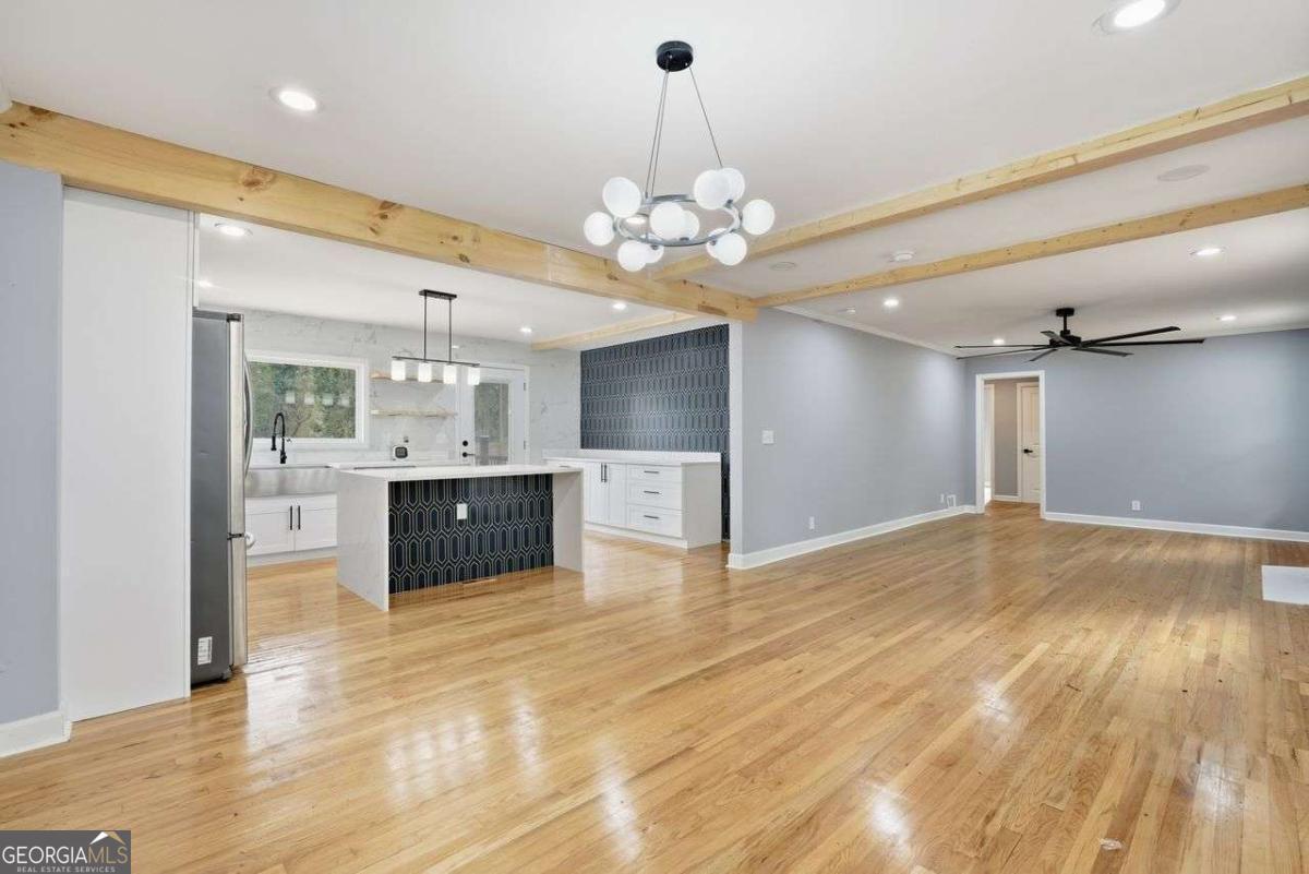 1971 Honeysuckle LN SW
