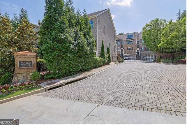 3279 Matthewson WAY