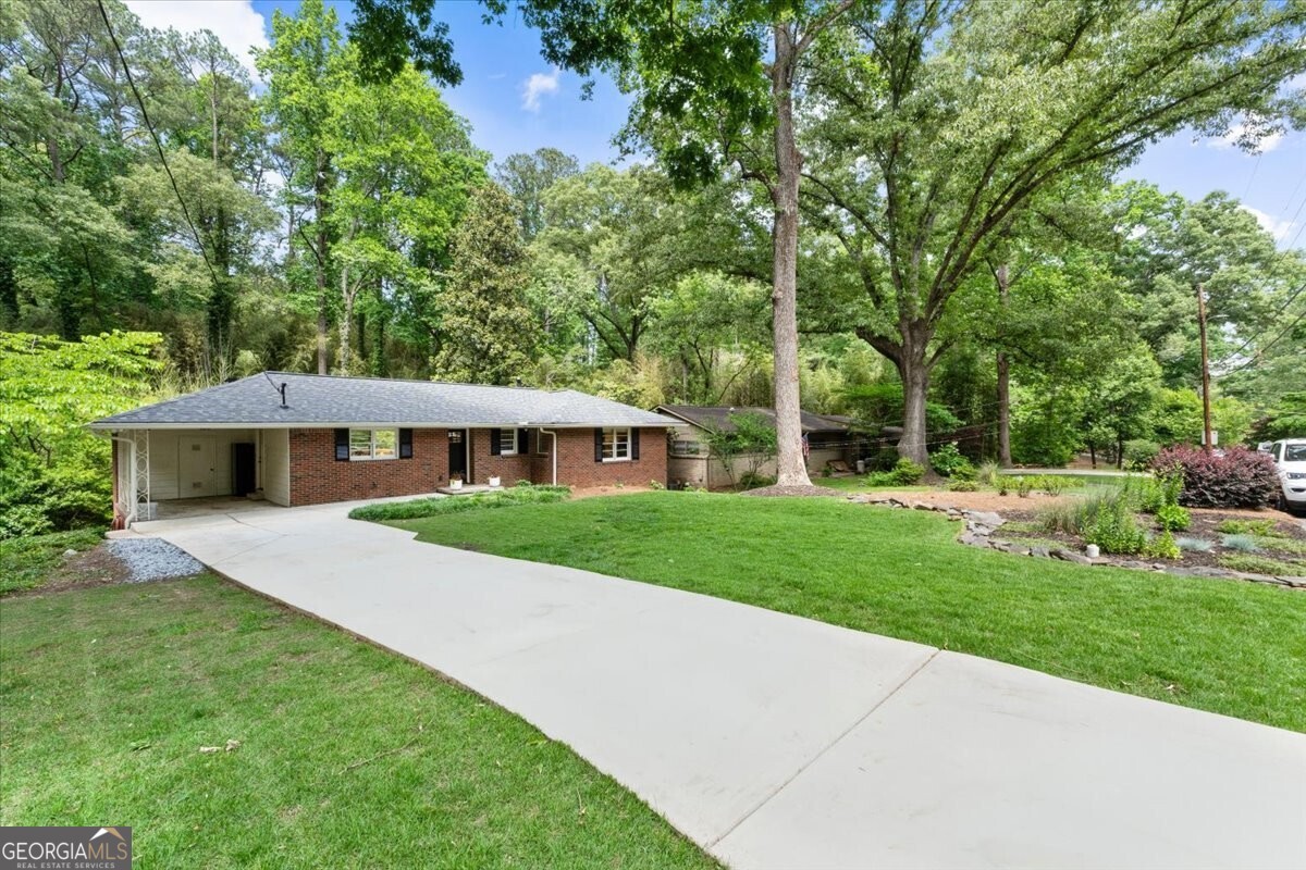 1954 McJenkin DR NE