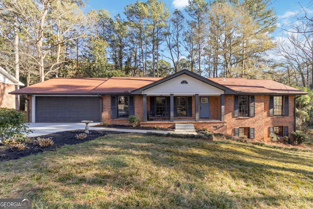 Photo of 2927 Ponderosa Circle, Decatur, GA 30033 (MLS # 10681516)