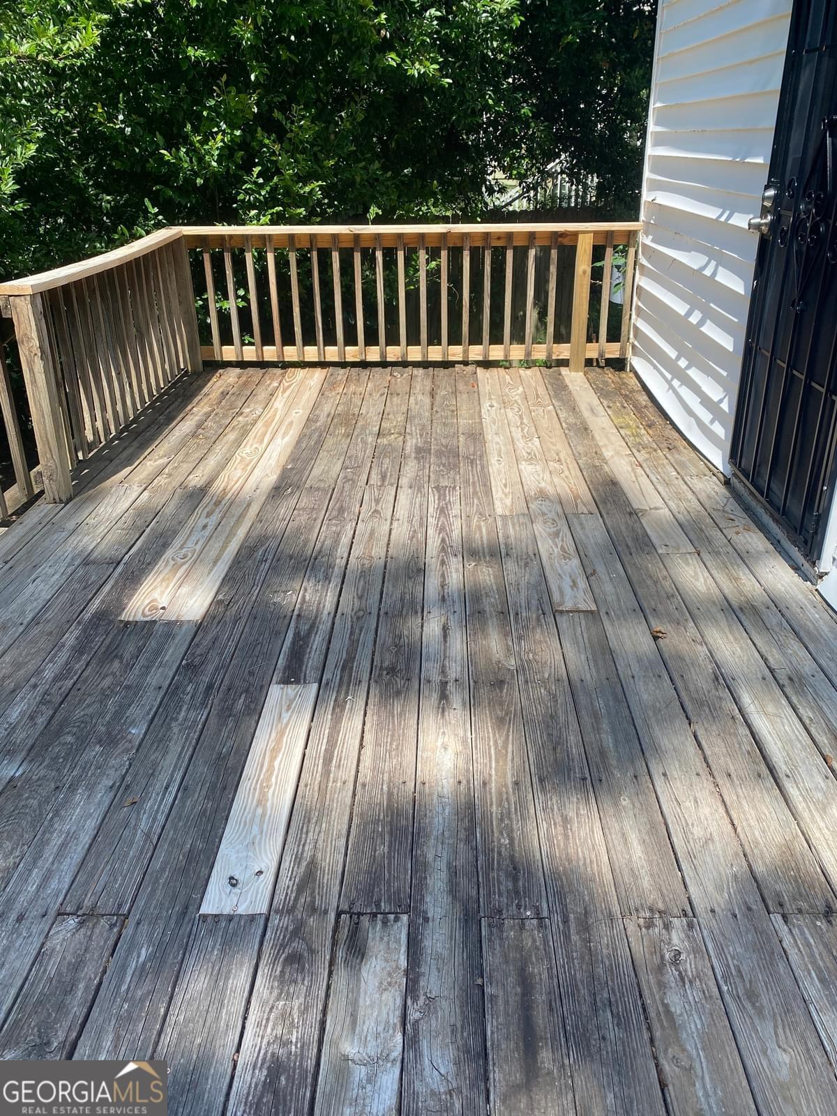 911 Ponce De Leon CIR S