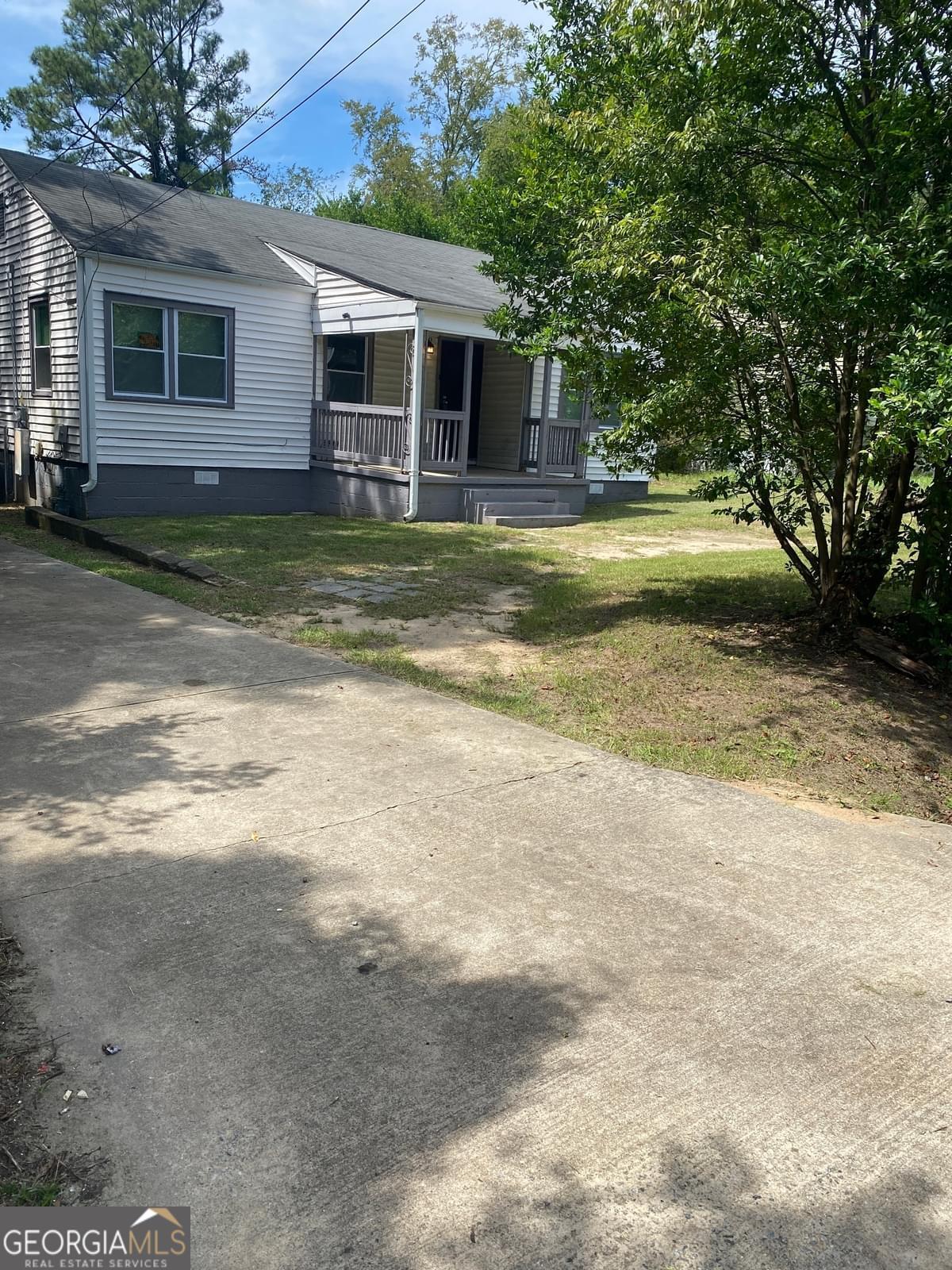 911 Ponce De Leon CIR S