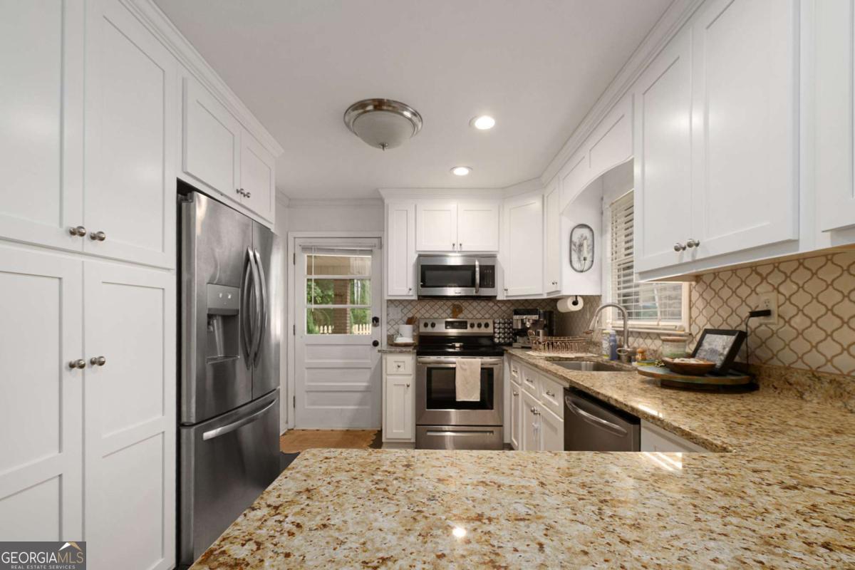 46 Sunset CIR