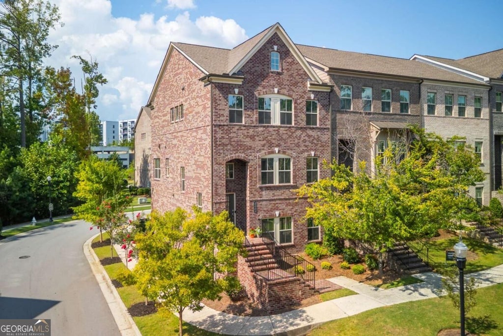 Photo of 502 Via Secco Lane, Suwanee, GA 30024 (MLS # 10852825)