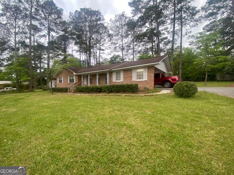 Single Family Residence in Cochran GA 169 Crest Drive.jpg