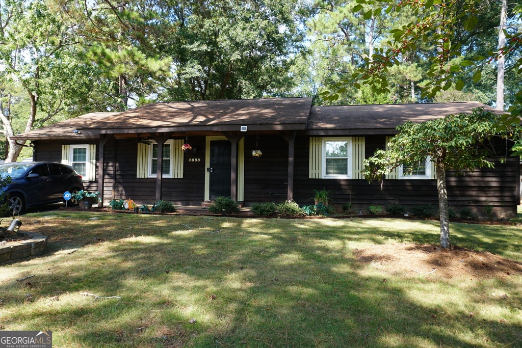 Photo of 8898 Gatewood Cirlce Cir, Jonesboro, GA 30238 (MLS # 10852861)