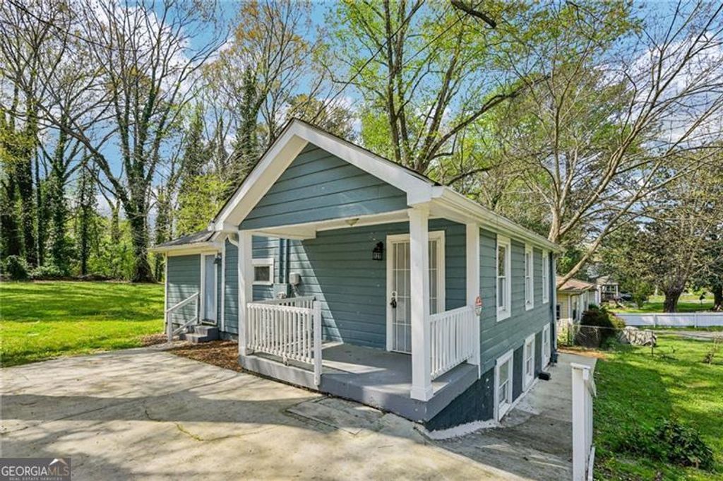 Photo of 1914 North Avenue NW, Atlanta, GA 30318 (MLS # 10719543)